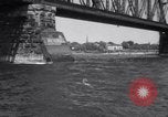 Standbild Tommy Illayes Niagara Falls New York USA, 1941, aus Sekunde 21 historischem Filmmaterial Videoclip 65675028753