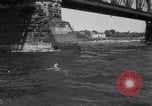 Standbild Tommy Illayes Niagara Falls New York USA, 1941, aus Sekunde 23 historischem Filmmaterial Videoclip 65675028753