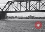 Standbild Tommy Illayes Niagara Falls New York USA, 1941, aus Sekunde 26 historischem Filmmaterial Videoclip 65675028753