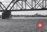 Standbild Tommy Illayes Niagara Falls New York USA, 1941, aus Sekunde 27 historischem Filmmaterial Videoclip 65675028753