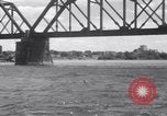 Standbild Tommy Illayes Niagara Falls New York USA, 1941, aus Sekunde 28 historischem Filmmaterial Videoclip 65675028753
