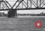 Standbild Tommy Illayes Niagara Falls New York USA, 1941, aus Sekunde 29 historischem Filmmaterial Videoclip 65675028753