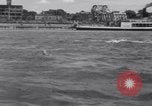 Standbild Tommy Illayes Niagara Falls New York USA, 1941, aus Sekunde 35 historischem Filmmaterial Videoclip 65675028753