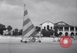 Standbild junge Paare Sand Segeln Sea Island Georgia USA, 1941, aus Sekunde 18 historischem Filmmaterial Videoclip 65675028754