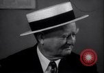 Immagine di Il Vice Presidente John Nance Garner cerca su cappelli Washington DC USA, 1938, secondo 11 filmato di repertorio 65675028772