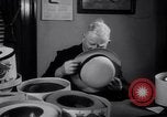 Immagine di Il Vice Presidente John Nance Garner cerca su cappelli Washington DC USA, 1938, secondo 28 filmato di repertorio 65675028772