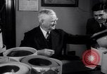 Immagine di Il Vice Presidente John Nance Garner cerca su cappelli Washington DC USA, 1938, secondo 33 filmato di repertorio 65675028772