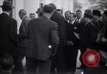 Immagine di Henry e Edsel Ford per il pranzo di lavoro Washington DC USA, 1938, secondo 15 filmato di repertorio 65675028773