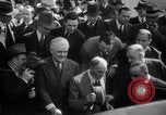 Immagine di Henry e Edsel Ford per il pranzo di lavoro Washington DC USA, 1938, secondo 36 filmato di repertorio 65675028773