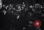 Image Pacte britannico-irlandais signé par de Valera et Neville Chamberlain London England Royaume-Uni, 1938, de la seconde 14 séquences d'archives historiques vidéo 65675028776