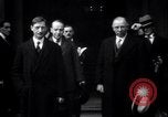 Image Pacte britannico-irlandais signé par de Valera et Neville Chamberlain London England Royaume-Uni, 1938, de la seconde 34 séquences d'archives historiques vidéo 65675028776