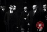 Image Pacte britannico-irlandais signé par de Valera et Neville Chamberlain London England Royaume-Uni, 1938, de la seconde 35 séquences d'archives historiques vidéo 65675028776