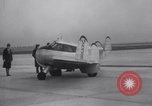 Standbild Tailless Bumblebee Flugzeugs Brooklyn New York City USA, 1938, aus Sekunde 6 historischem Filmmaterial Videoclip 65675028778