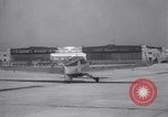 Standbild Tailless Bumblebee Flugzeugs Brooklyn New York City USA, 1938, aus Sekunde 15 historischem Filmmaterial Videoclip 65675028778