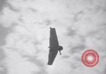 Standbild Tailless Bumblebee Flugzeugs Brooklyn New York City USA, 1938, aus Sekunde 23 historischem Filmmaterial Videoclip 65675028778