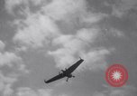 Standbild Tailless Bumblebee Flugzeugs Brooklyn New York City USA, 1938, aus Sekunde 24 historischem Filmmaterial Videoclip 65675028778