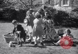 Immagine di Bulldog denominata bellezza luminosa con le sue tredici cuccioli Philadelphia Pennsylvania USA, 1938, secondo 15 filmato di repertorio 65675028779
