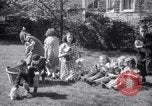 Immagine di Bulldog denominata bellezza luminosa con le sue tredici cuccioli Philadelphia Pennsylvania USA, 1938, secondo 17 filmato di repertorio 65675028779