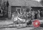 Immagine di Bulldog denominata bellezza luminosa con le sue tredici cuccioli Philadelphia Pennsylvania USA, 1938, secondo 35 filmato di repertorio 65675028779