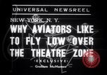 Standbild Roxy Theater Gae Mädchen fördern New York City USA, 1938, aus Sekunde 6 historischem Filmmaterial Videoclip 65675028780