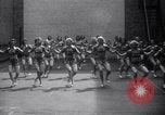 Standbild Roxy Theater Gae Mädchen fördern New York City USA, 1938, aus Sekunde 30 historischem Filmmaterial Videoclip 65675028780