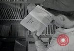 Immagine di Gli studenti in biblioteca russa di informazioni La Corea del Nord, 1948, secondo 22 filmato di repertorio 65675028796