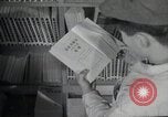 Immagine di Gli studenti in biblioteca russa di informazioni La Corea del Nord, 1948, secondo 23 filmato di repertorio 65675028796