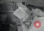 Immagine di Gli studenti in biblioteca russa di informazioni La Corea del Nord, 1948, secondo 24 filmato di repertorio 65675028796