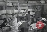 Immagine di Gli studenti in biblioteca russa di informazioni La Corea del Nord, 1948, secondo 27 filmato di repertorio 65675028796