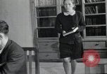 Immagine di Gli studenti in biblioteca russa di informazioni La Corea del Nord, 1948, secondo 38 filmato di repertorio 65675028796