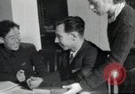 Immagine di Gli studenti in biblioteca russa di informazioni La Corea del Nord, 1948, secondo 40 filmato di repertorio 65675028796