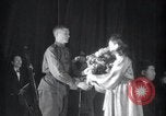 Image Concert et Spectacle de scène pour l'armée russe la Corée du Nord, 1948, de la seconde 10 séquences d'archives historiques vidéo 65675028799