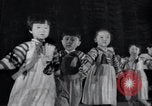 Image Concert et Spectacle de scène pour l'armée russe la Corée du Nord, 1948, de la seconde 36 séquences d'archives historiques vidéo 65675028799