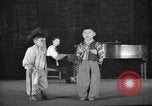 Image Concert et Spectacle de scène pour l'armée russe la Corée du Nord, 1948, de la seconde 38 séquences d'archives historiques vidéo 65675028799