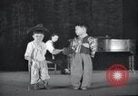 Image Concert et Spectacle de scène pour l'armée russe la Corée du Nord, 1948, de la seconde 40 séquences d'archives historiques vidéo 65675028799