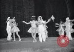 Image Concert et Spectacle de scène pour l'armée russe la Corée du Nord, 1948, de la seconde 52 séquences d'archives historiques vidéo 65675028799