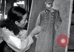 Image Nord-Coréens faire de l'artisanat des sculptures et des peintures la Corée du Nord, 1948, de la seconde 8 séquences d'archives historiques vidéo 65675028800