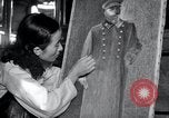 Image Nord-Coréens faire de l'artisanat des sculptures et des peintures la Corée du Nord, 1948, de la seconde 9 séquences d'archives historiques vidéo 65675028800