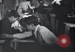 Image Nord-Coréens faire de l'artisanat des sculptures et des peintures la Corée du Nord, 1948, de la seconde 26 séquences d'archives historiques vidéo 65675028800