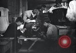 Image Nord-Coréens faire de l'artisanat des sculptures et des peintures la Corée du Nord, 1948, de la seconde 28 séquences d'archives historiques vidéo 65675028800