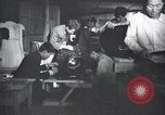 Image Nord-Coréens faire de l'artisanat des sculptures et des peintures la Corée du Nord, 1948, de la seconde 29 séquences d'archives historiques vidéo 65675028800