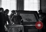 Image Nord-Coréens faire de l'artisanat des sculptures et des peintures la Corée du Nord, 1948, de la seconde 37 séquences d'archives historiques vidéo 65675028800