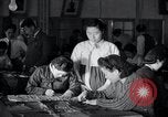 Image Nord-Coréens faire de l'artisanat des sculptures et des peintures la Corée du Nord, 1948, de la seconde 38 séquences d'archives historiques vidéo 65675028800