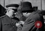 Immagine di Esercito sovietico e ufficiali di marina assegnato La Corea del Nord, 1948, secondo 49 filmato di repertorio 65675028801