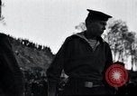 Immagine di Il vice Premier Hong Myung egli presenta medaglie da esercito sovietico La Corea del Nord, 1948, secondo 21 filmato di repertorio 65675028802