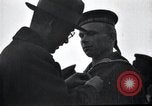 Immagine di Il vice Premier Hong Myung egli presenta medaglie da esercito sovietico La Corea del Nord, 1948, secondo 24 filmato di repertorio 65675028802