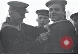 Immagine di Il vice Premier Hong Myung egli presenta medaglie da esercito sovietico La Corea del Nord, 1948, secondo 27 filmato di repertorio 65675028802