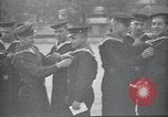 Immagine di Il vice Premier Hong Myung egli presenta medaglie da esercito sovietico La Corea del Nord, 1948, secondo 31 filmato di repertorio 65675028802