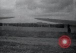 Immagine di Il vice Premier Hong Myung egli presenta medaglie da esercito sovietico La Corea del Nord, 1948, secondo 38 filmato di repertorio 65675028802