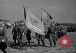 Immagine di Il vice Premier Hong Myung egli presenta medaglie da esercito sovietico La Corea del Nord, 1948, secondo 42 filmato di repertorio 65675028802